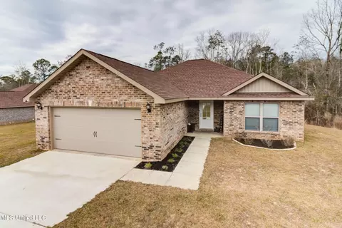 38 Cascade Cv, Perkinston, MS 39573