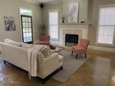 Living - 530 Beacon Cv, Brandon, MS 39047 photo 2 of 2