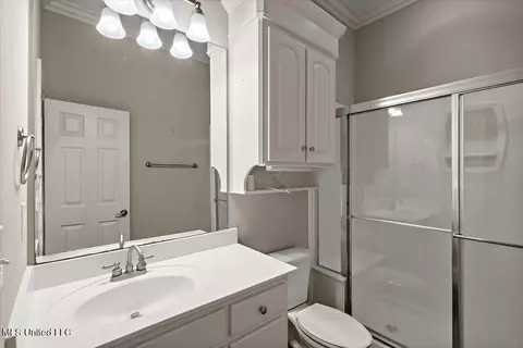 Bath - 530 Beacon Cv, Brandon, MS 39047 photo 6 of 6