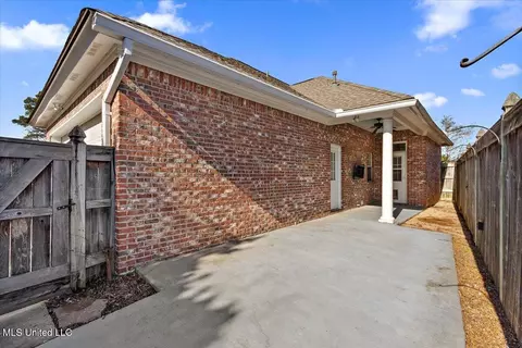 Exterior - 530 Beacon Cv, Brandon, MS 39047 photo 8 of 10