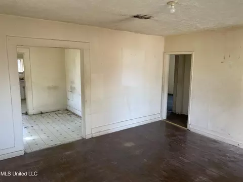 Living - 2235 Mobile Ave, Jackson, MS 39213 photo 2 of 2