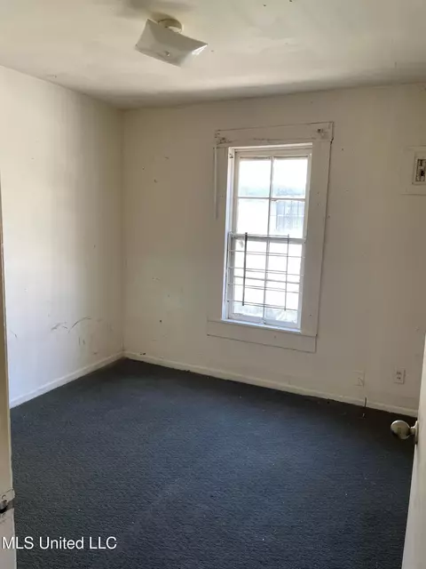 Bedroom - 2235 Mobile Ave, Jackson, MS 39213 photo 2 of 4