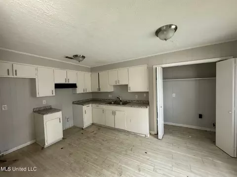 207-09 Lawrence Rd, Jackson, MS 39206 photo 2