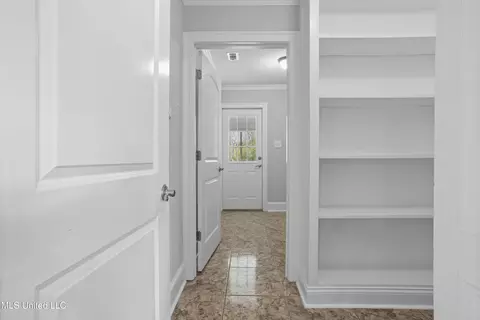 Entry Way - 636 Banyan Pl, Diamondhead, MS 39525 photo 4 of 5