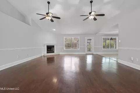 Living - 636 Banyan Pl, Diamondhead, MS 39525 photo 1 of 5
