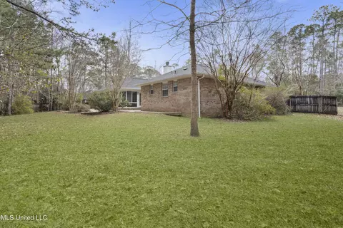 Exterior - 636 Banyan Pl, Diamondhead, MS 39525 photo 5 of 7
