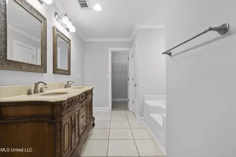 Bath - 636 Banyan Pl, Diamondhead, MS 39525 photo 2 of 4