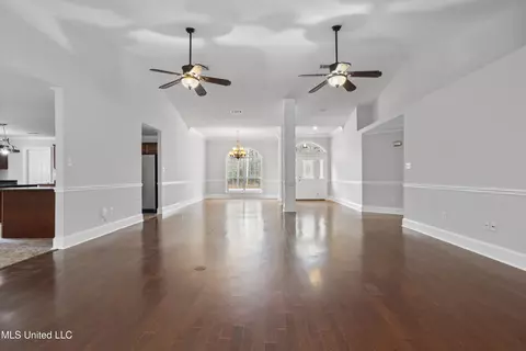 Entry Way - 636 Banyan Pl, Diamondhead, MS 39525 photo 2 of 5