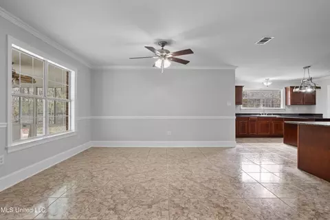Living - 636 Banyan Pl, Diamondhead, MS 39525 photo 5 of 5