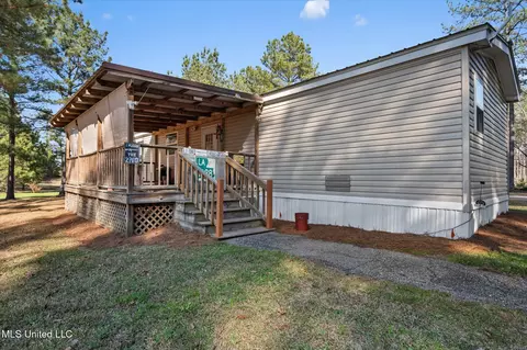 Exterior - 44 Pine Log Branch Rd, Richton, MS 39476 photo 6 of 11