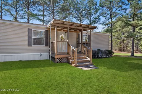 Exterior - 44 Pine Log Branch Rd, Richton, MS 39476 photo 3 of 11