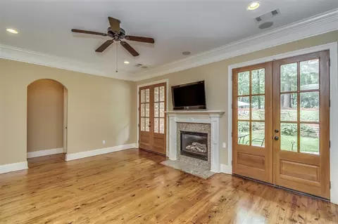 Living - 123 Cavanaugh Dr, Madison, MS 39110 photo 4 of 9