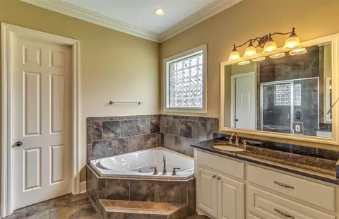 Bath - 123 Cavanaugh Dr, Madison, MS 39110 photo 3 of 7