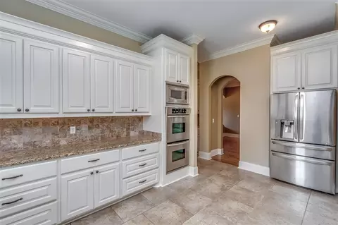 Kitchen - 123 Cavanaugh Dr, Madison, MS 39110 photo 3 of 5