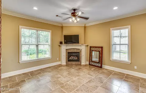 Living - 123 Cavanaugh Dr, Madison, MS 39110 photo 7 of 9