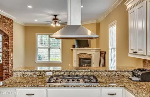 Kitchen - 123 Cavanaugh Dr, Madison, MS 39110 photo 4 of 5