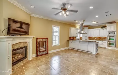 Living - 123 Cavanaugh Dr, Madison, MS 39110 photo 6 of 9