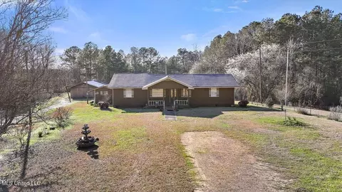 1810 Dry Creek Rd, Magee, MS 39111