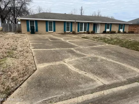 710 Alta Vista Dr, Greenwood, MS 38930