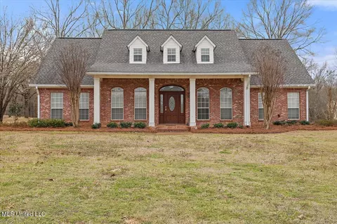 206 Whitetail Blvd, Florence, MS 39073
