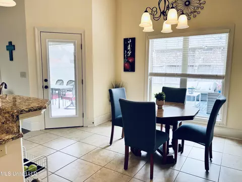 Dining - 435 Glendale Pl, Brandon, MS 39047 photo 3 of 6