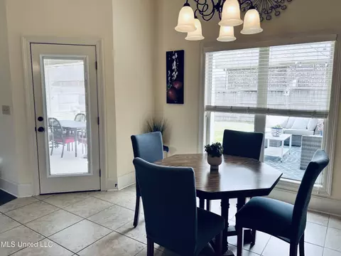 Dining - 435 Glendale Pl, Brandon, MS 39047 photo 5 of 6