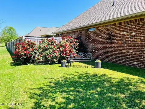 Exterior - 435 Glendale Pl, Brandon, MS 39047 photo 8 of 19