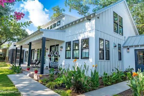 108 Sea Pine St, Long Beach, MS 39560