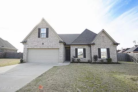 5207 Sweetwater Dr, Southaven, MS 38672