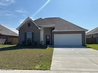 11431 Oak Aly, Gulfport, MS 39503