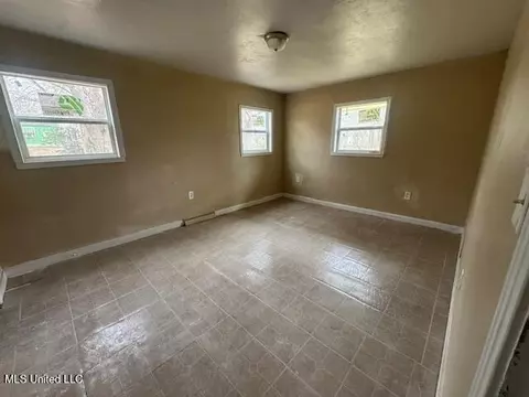 415 Boling St, Jackson, MS 39209 photo 2