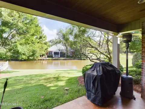 Exterior - 159 Beaufort Cir, Madison, MS 39110 photo 6 of 9