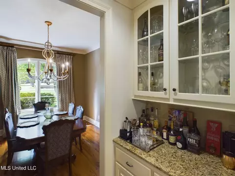 Dining - 159 Beaufort Cir, Madison, MS 39110 photo 4 of 5