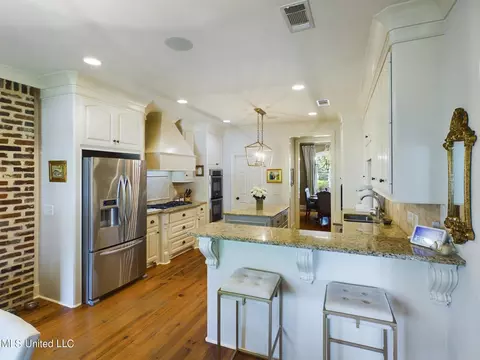 Kitchen - 159 Beaufort Cir, Madison, MS 39110 photo 1 of 2