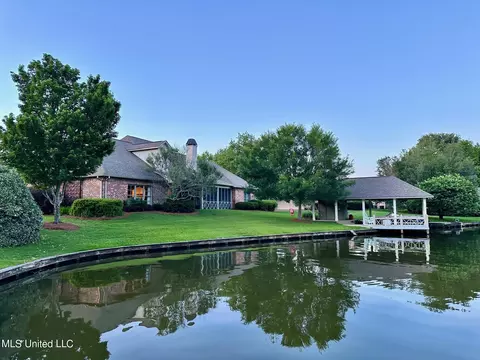 Exterior - 159 Beaufort Cir, Madison, MS 39110 photo 4 of 9