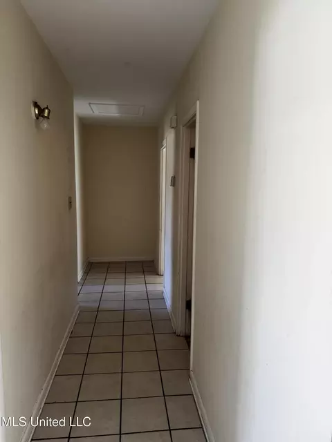 Entry Way - 4824 Jefferson Ave, Moss Point, MS 39563 photo 1 of 1