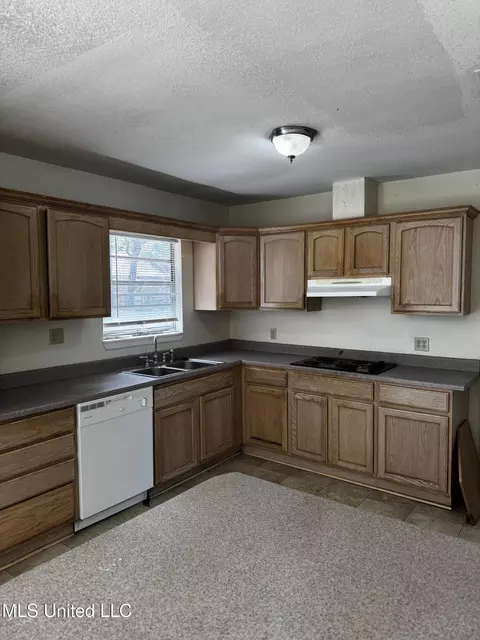 Kitchen - 4824 Jefferson Ave, Moss Point, MS 39563 photo 1 of 5