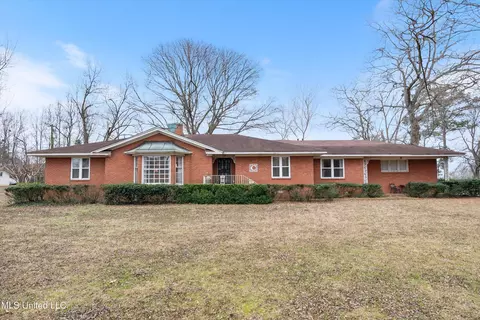 282 Peyton Rd, Coldwater, MS 38618