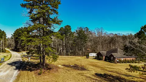 10270 Road 743, Philadelphia, MS 39350