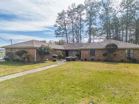1215 Fifth Ave, Picayune, MS 39466