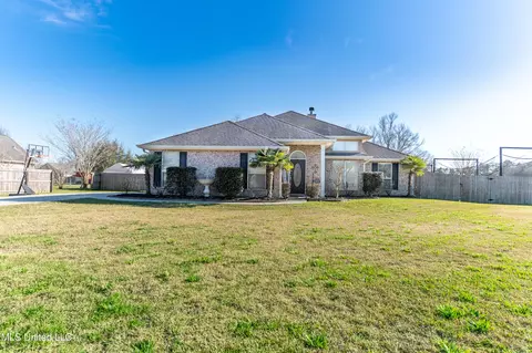 127 Apache Dr, Picayune, MS 39466
