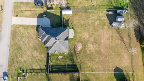 View/Area - 127 Apache Dr, Picayune, MS 39466 photo 1 of 3