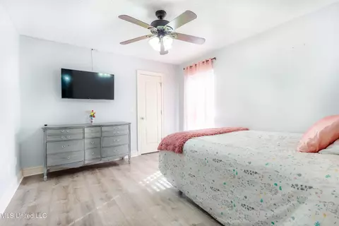 Bedroom - 127 Apache Dr, Picayune, MS 39466 photo 3 of 4