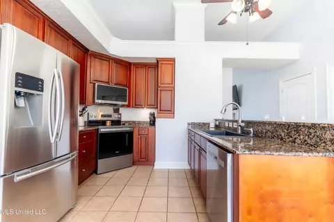 Kitchen - 127 Apache Dr, Picayune, MS 39466 photo 2 of 2