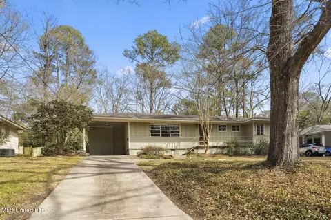 4346 Manhassett Dr, Jackson, MS 39211 photo 2