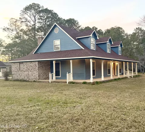 5809 Southland St, Ocean Springs, MS 39564