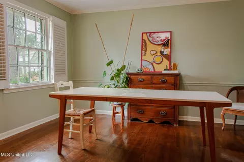 Dining - 4644 Katherine Blvd, Jackson, MS 39211 photo 1 of 3