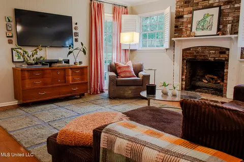 Living - 4644 Katherine Blvd, Jackson, MS 39211 photo 1 of 1