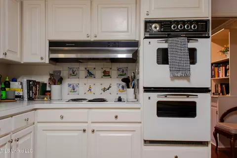 Kitchen - 4644 Katherine Blvd, Jackson, MS 39211 photo 3 of 3