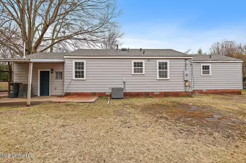 Exterior - 127 Autumn Dr, Vicksburg, MS 39180 photo 5 of 7